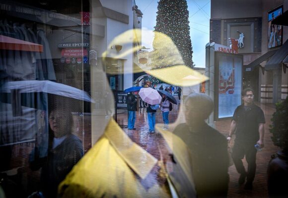 kn A Mixed Bag of Economic Reports Shows Americans Struggling With High Prices, Weak Labor Market